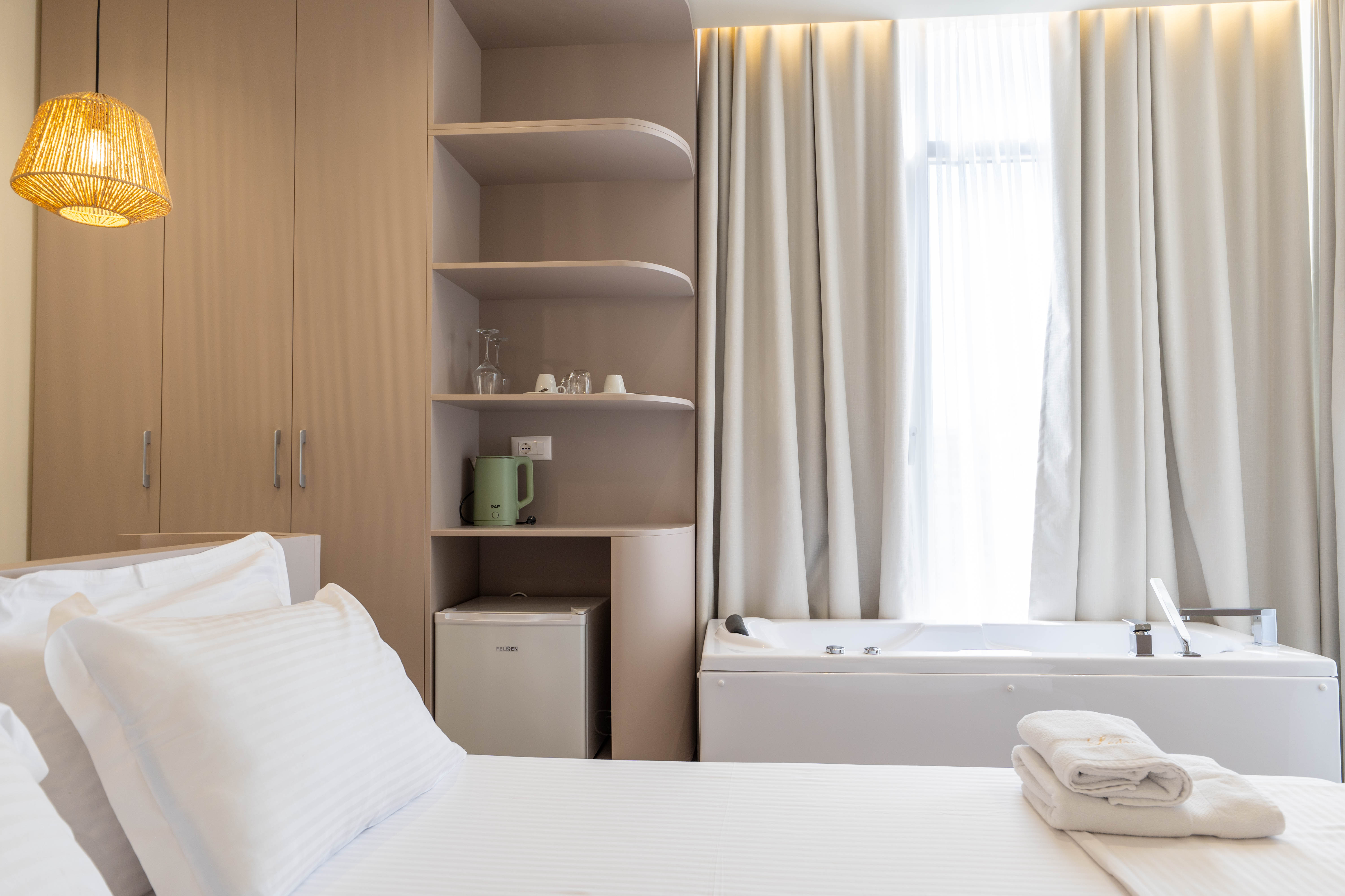 Deluxe double room with sea view at Mirage Bay Deluxe Sarandë